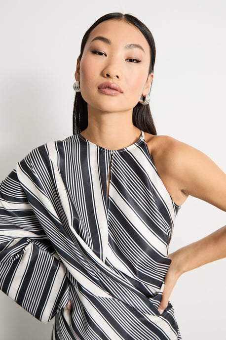Petite Printed One Shoulder Twist Front Keyhole Satin Maxi Dress - Image 4