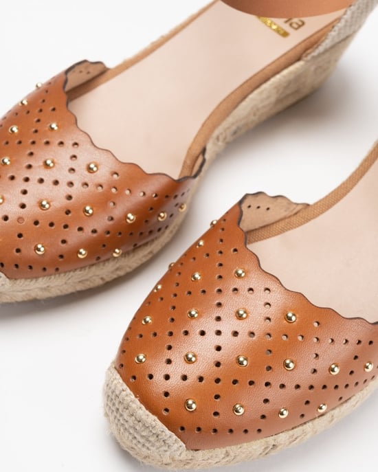Elvira Sandals in Brown - Image 2