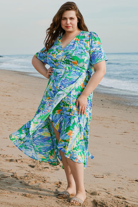 Plus Size Tropische Bloemen Wikkeljurk - Image 1