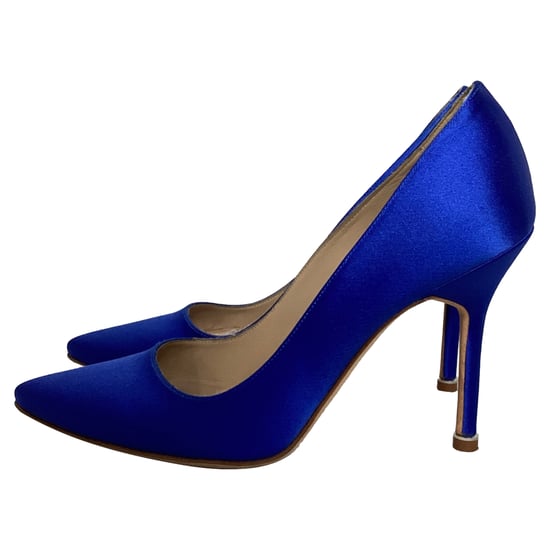Vetements x Manolo Blahnik Ondertekende Puntige Hakken in Blauwe Satijn - Image 3