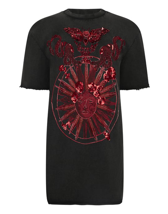 Öppen rygg T-shirtklänning med fjärilstatuering - Image 1