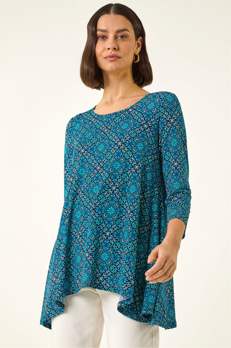 Printed Hanky Hem Tunic Top - Image 4