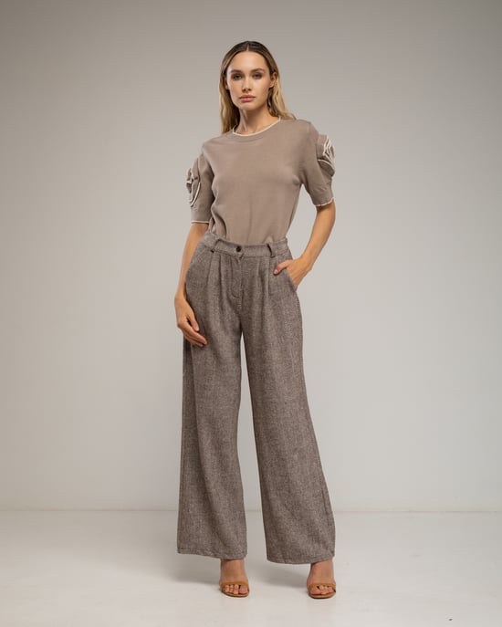 Short-sleeved sweater with flowers - Image 4