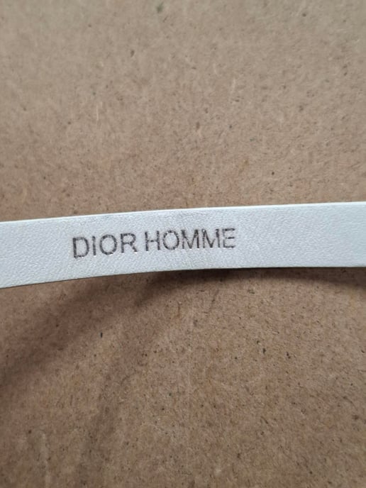 Dior Homme Logo Print Armband in Wit Leer - Image 6