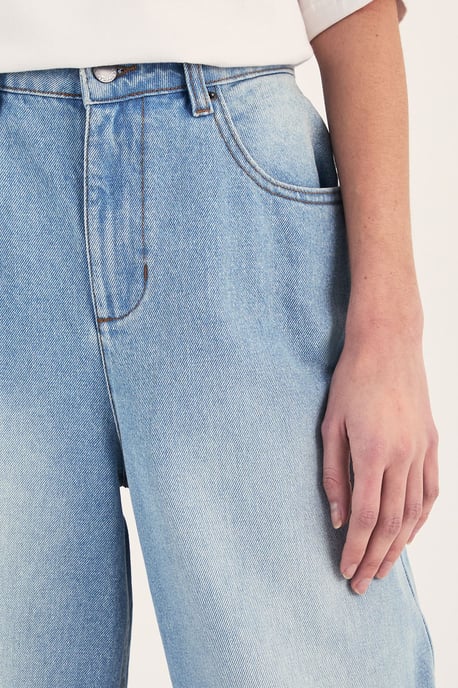 The Denim Low Rise Boyfriend Jean - Image 5