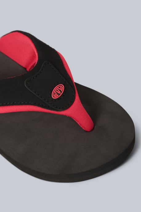 'Jekyl' Kids Flip Flops Slip On Lightweight Comfortable Walking Beach Slippers Black - Image 4