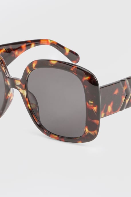 Tortoiseshell Oversized Sunglasses - Image 4