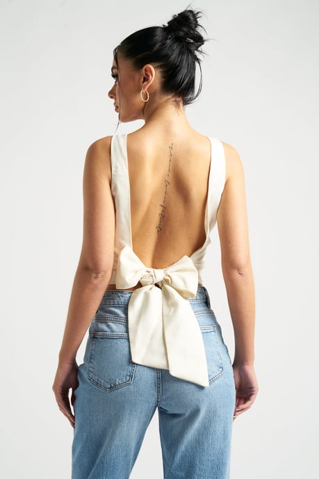 Ripped Mom Jeans - Image 3