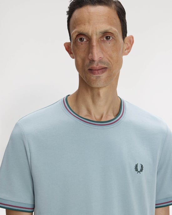 T-Shirt in Light Blue - Image 4