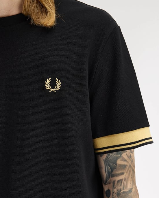 T-Shirt in Black - Image 3