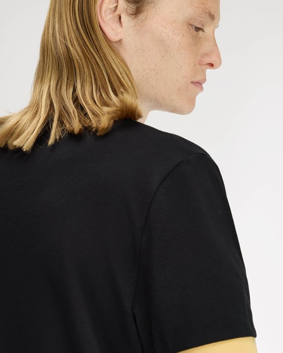 T-Shirt in Black - Image 4