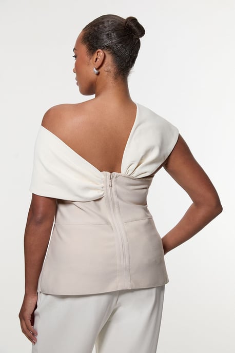 Plus Size Figure Form Bandage Knit Asymmetric Strap Top - Image 5