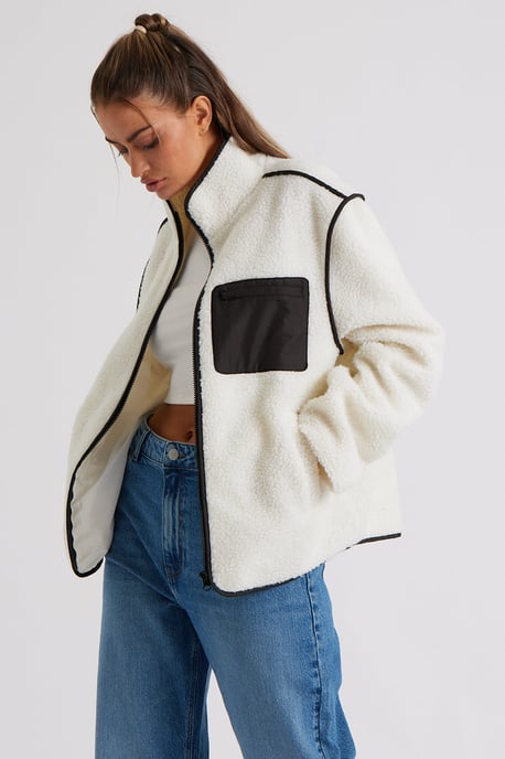 Black Fleece Jacket - Image 2