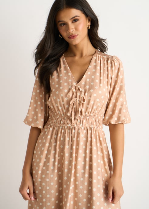 Midi-jurk met gerimpelde taille en havermoutkleurige stippenprint - Image 2