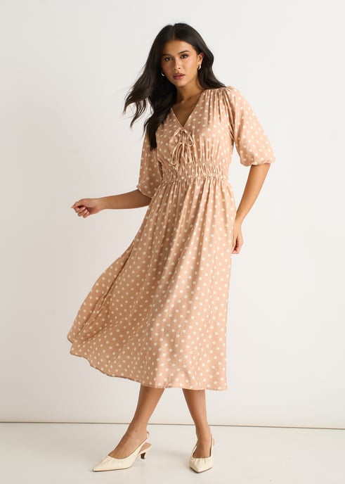 Midi-jurk met gerimpelde taille en havermoutkleurige stippenprint - Image 3