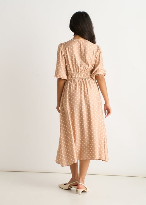 Midi-jurk met gerimpelde taille en havermoutkleurige stippenprint - Image 4
