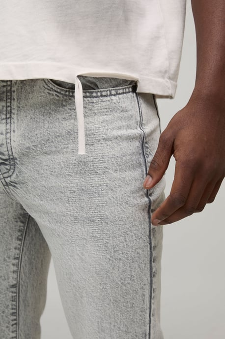 Basic Flared Fit Jeans - Image 3