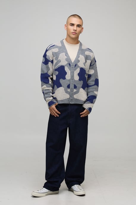Oversized Boxy Ribbed Camo Knitted Cardigan - Image 4