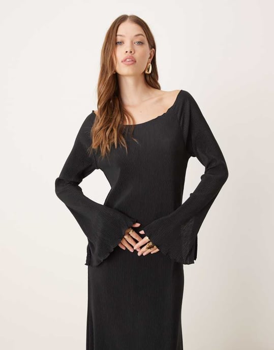 JDY bell sleeve plisse maxi dress in black - Image 2