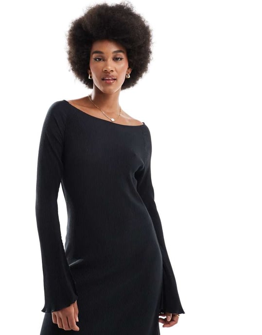 JDY Tall bell sleeve plisse maxi dress in black - Image 4