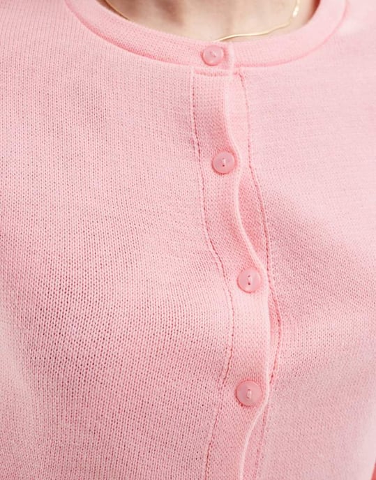 ASOS DESIGN stickad rundhalsad kort cardigan i rosa - Image 3