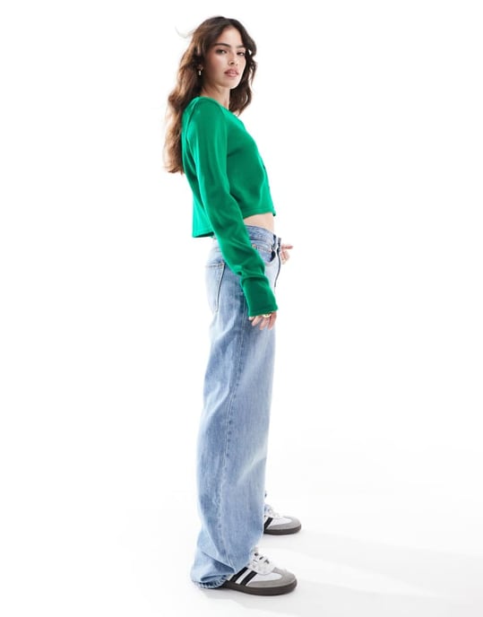 ASOS DESIGN stickad kort cardigan med rund hals i grön - Image 4