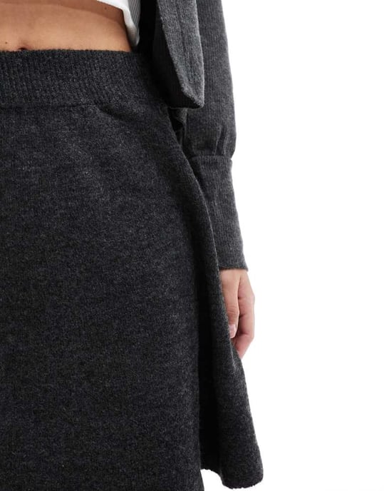 Vila knitted mini skirt co-ord in dark grey melange - Image 4