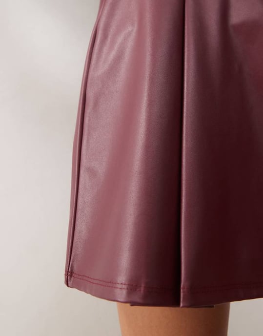 Reclaimed Vintage PU skort in burgundy - Image 2