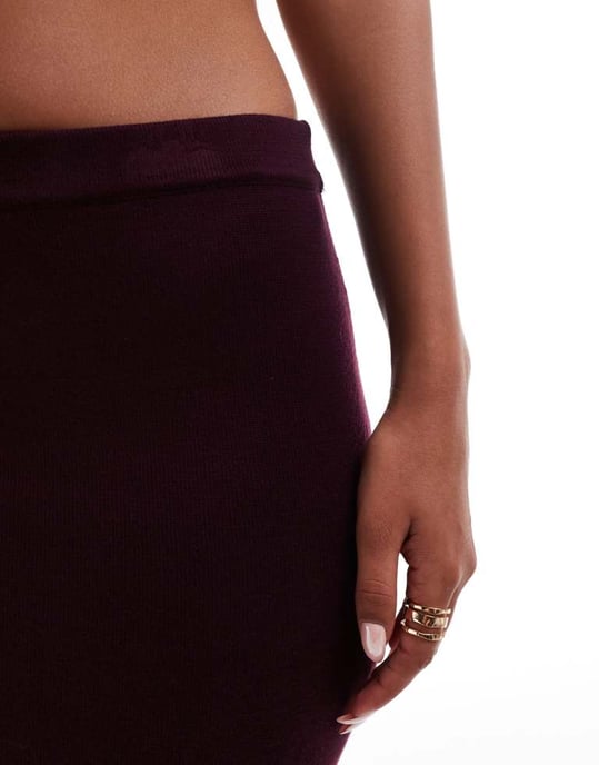 Kaiia exclusive fine knit column maxi skirt co-ord in burgundy - Image 4