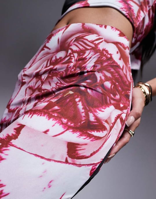 Kaiia exclusive double layered slinky midaxi skirt co-ord in pink and red floral print - Image 3