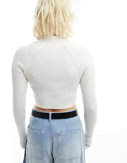 Tommy Jeans stickad ribbad kragsweater i vit - Image 4