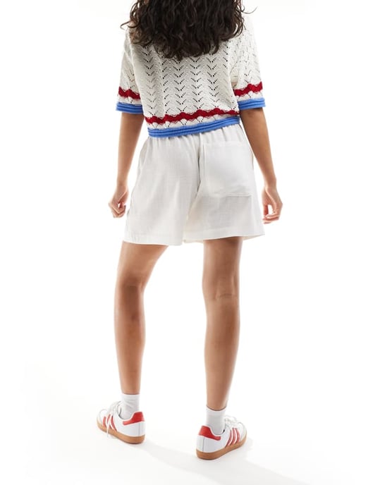 ASOS DESIGN pull on shorts with linen in white - Image 4