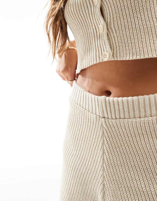 ASOS DESIGN knitted boucle short co-ord in stone - Image 4