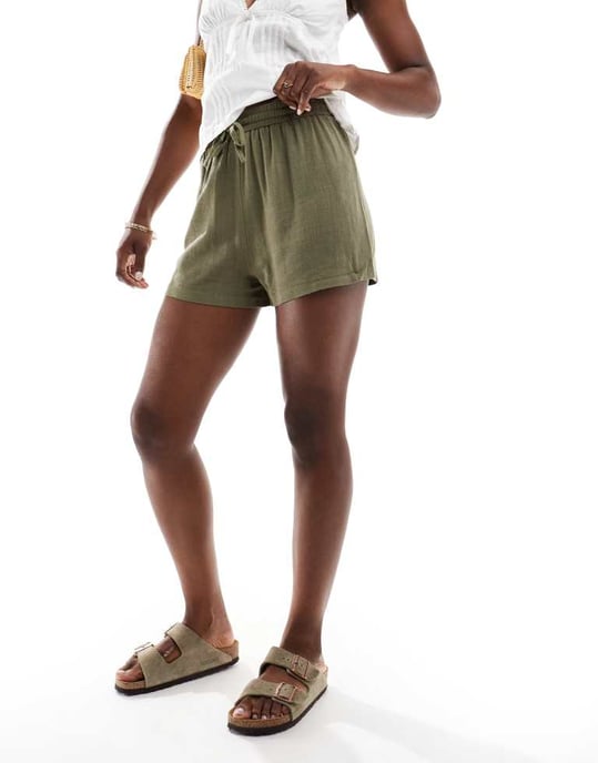 Miss Selfridge linen blend pull on shorts in khaki - Image 4