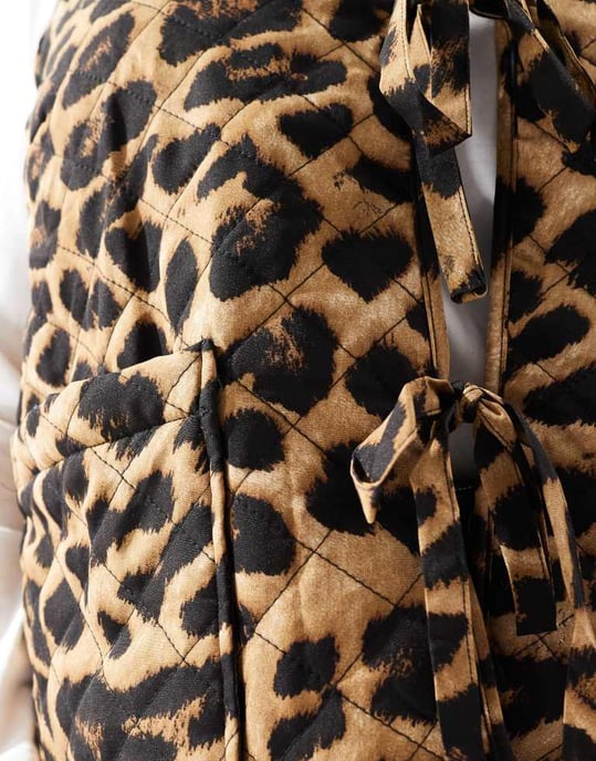 ONLY Curve quilted gilet in leopard print - Image 3