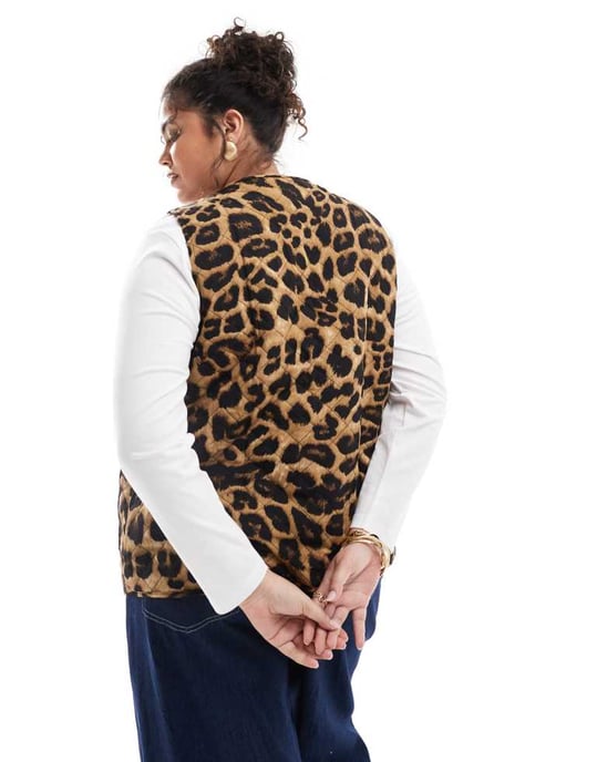 ONLY Curve quilted gilet in leopard print - Image 4