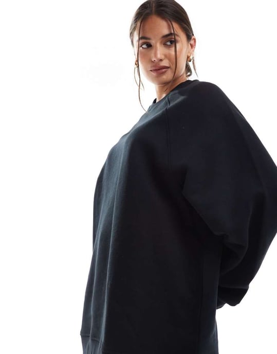 ASOS DESIGN Heavy weight oversized sweatshirt in black - Image 4