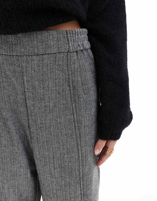 ASOS DESIGN barrel leg pull on tailored trouser in grey - Image 3