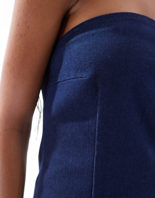 Endast figursydda bandeau midi denimklänning i indigo - Image 3