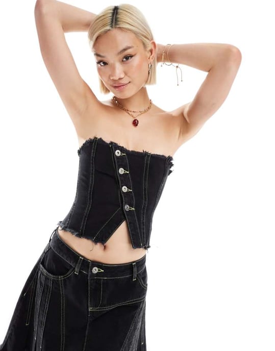 COLLUSION asymmetrisk denim sömdetalj festival bandeau koord i svart - Image 1