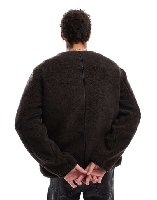 ASOS DESIGN zip-genom fleecejacka med ficka i brunt - Image 4