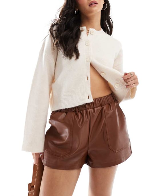 Miss Selfridge fusk läder shorts i tan - Image 1