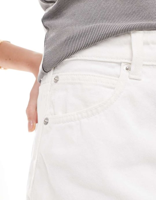 ASOS DESIGN A-linjead denimshorts i vitt - Image 3