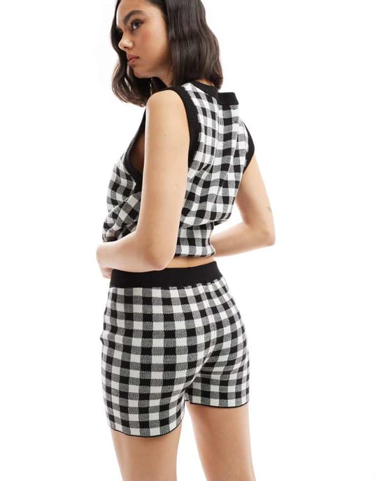 ASOS DESIGN rutiga stickade shorts i svart - Image 4