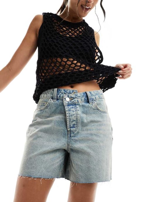 ASOS DESIGN korsad front midje denim pappa shorts i blekt vintage tvätt - Image 1