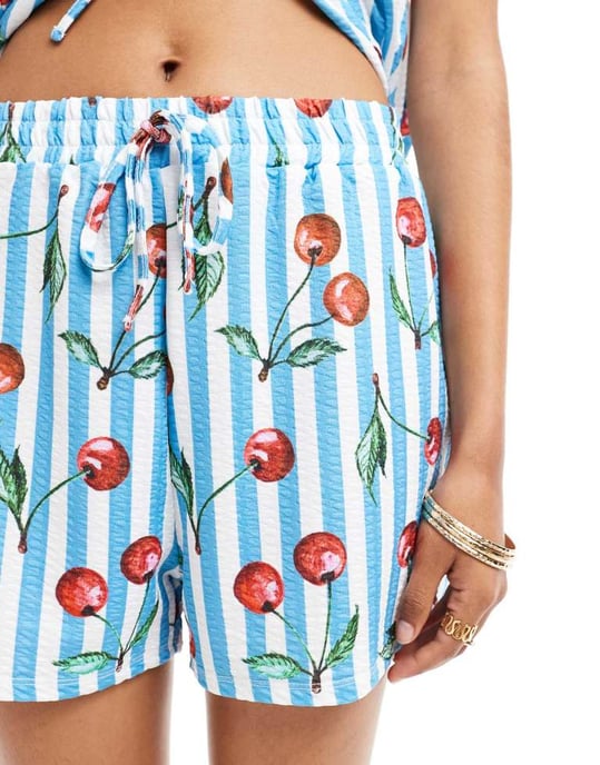 ASOS DESIGN shorts med knytmidja i körsbärsrand - Image 3