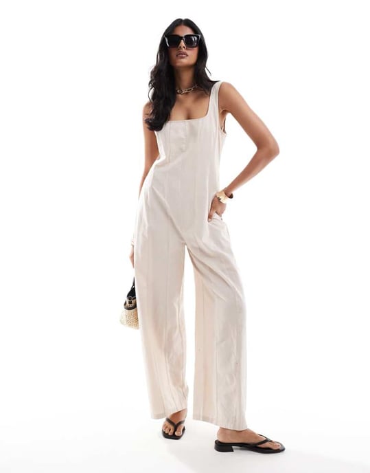 ASOS DESIGN fyrkantig halsringning sömmad tennis jumpsuit i havre - Image 1
