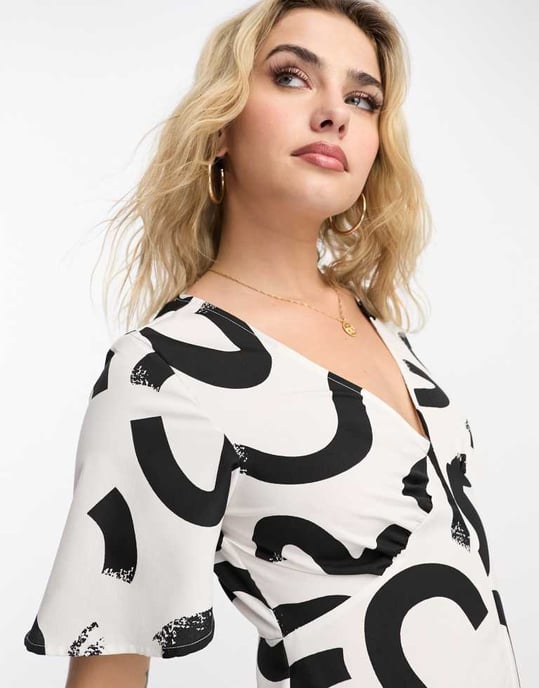 Vero Moda vidbenad jumpsuit i mono abstrakt mönster - Image 3