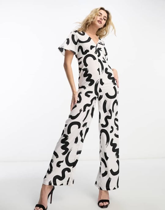 Vero Moda vidbenad jumpsuit i mono abstrakt mönster - Image 4