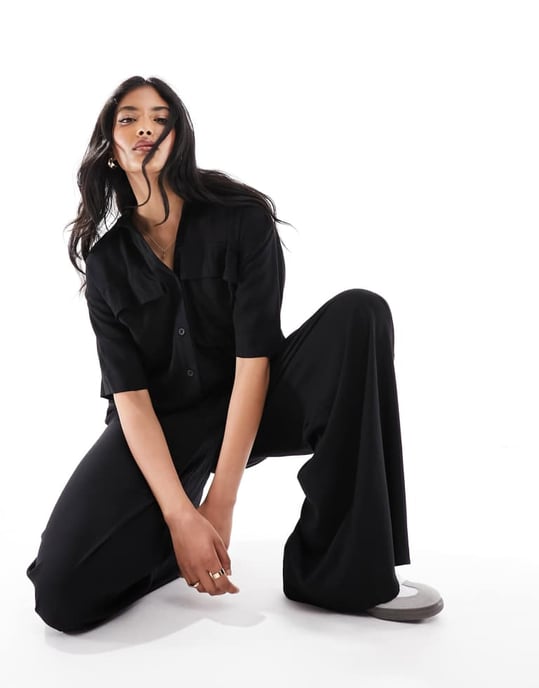 ASOS DESIGN slouchy oversized jumpsuit i svart - Image 2